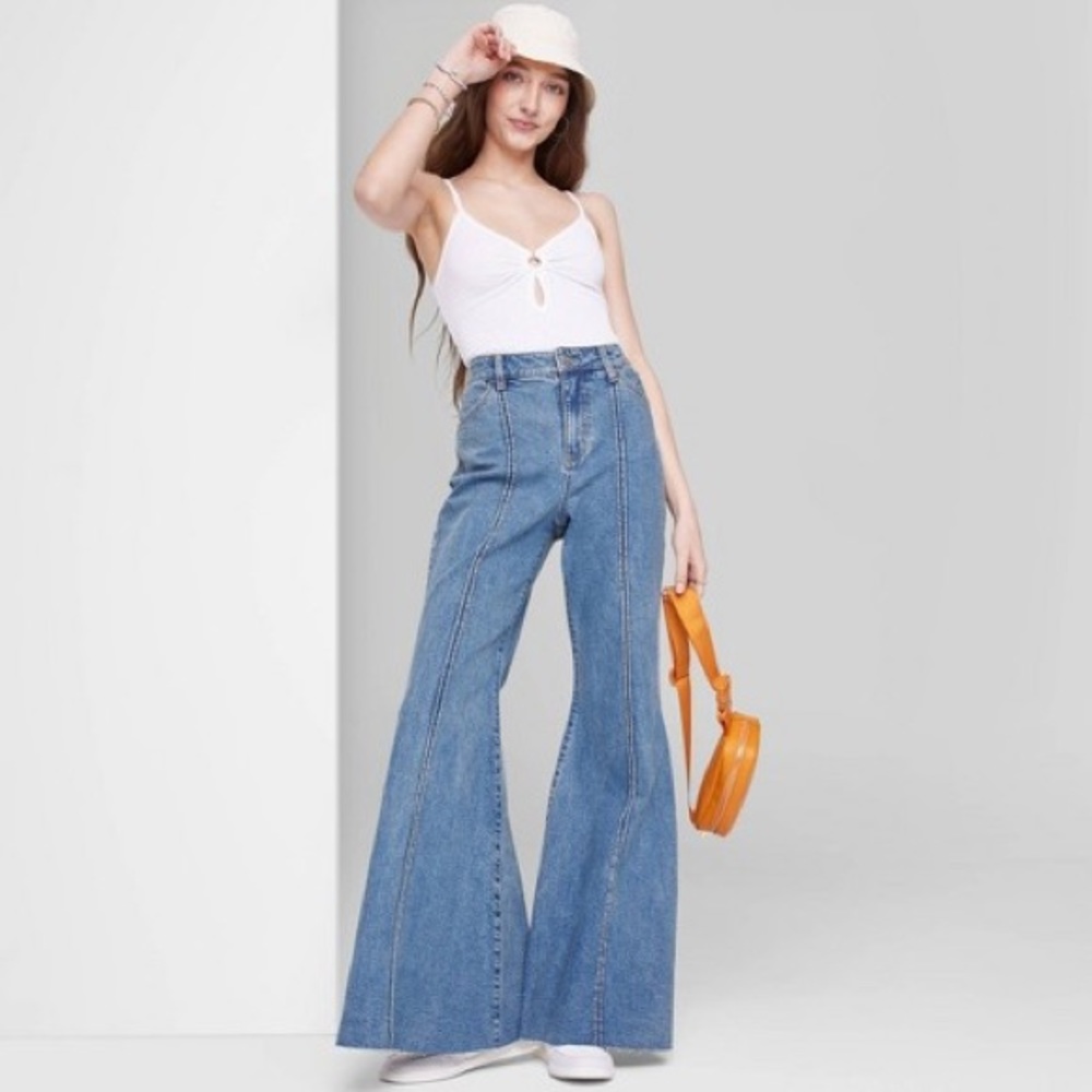 Wild Fable super high rise, extreme flare, stretch, jeans EUC size 8
